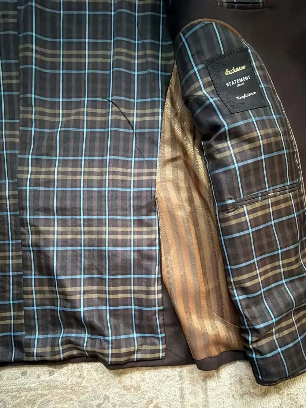 STATEMENT Brown Blazer Sport Coat with Velvet Collar and Plaid Lining